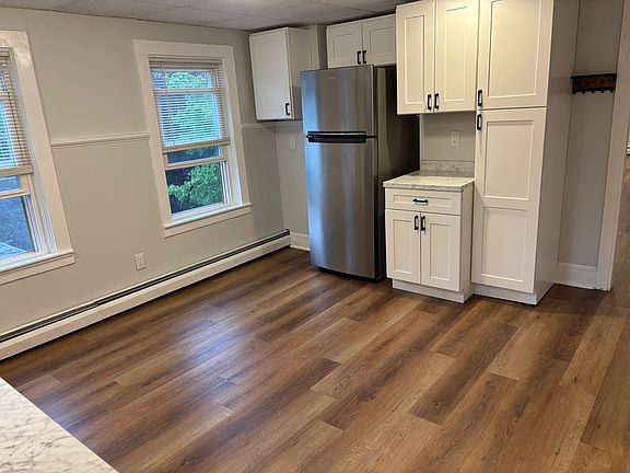 2nd image of 15 Bennett St Floor 2