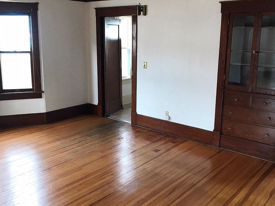 2nd image of 2208 W Kiowa St