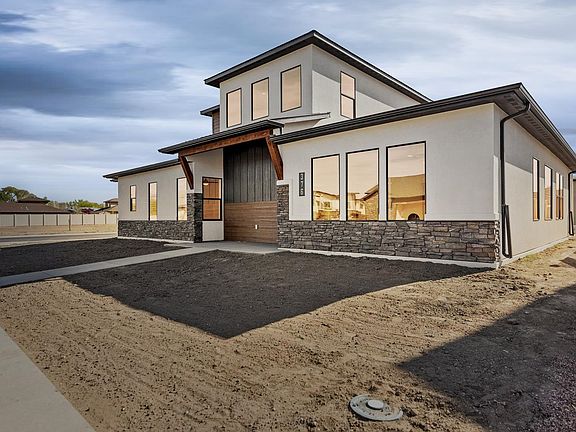 2nd image of 376 Toms Canyon Dr