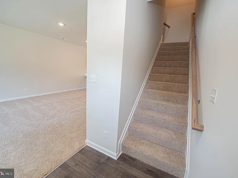 130 Willowtree Ln — Photo 12