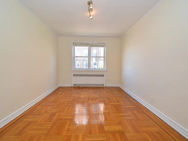 15 Bay 38 St #2 — Photo 5