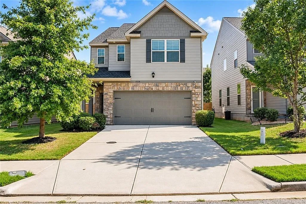 3 bed, 2.5 bath, 2005 sqft, $2,360 — Photo 1