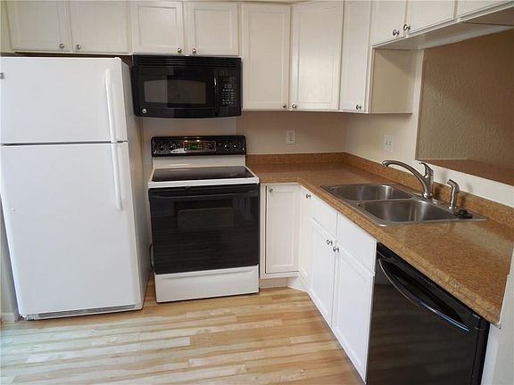 4th image of 869 Dublin Dr #1