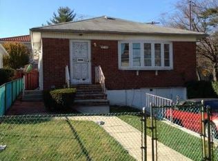 3504 215th Pl, Bayside, NY 11361