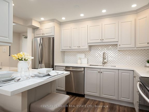 4th image of 1359 White Oaks Blvd #804