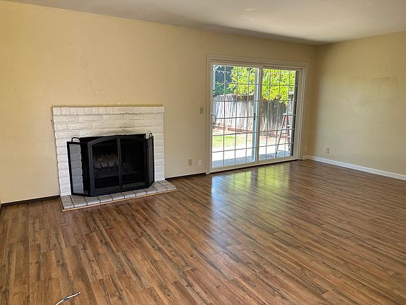 5th image of 7 Fillmer Ave