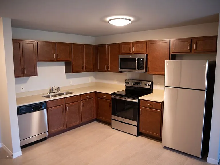 Regency Place — Photo 9