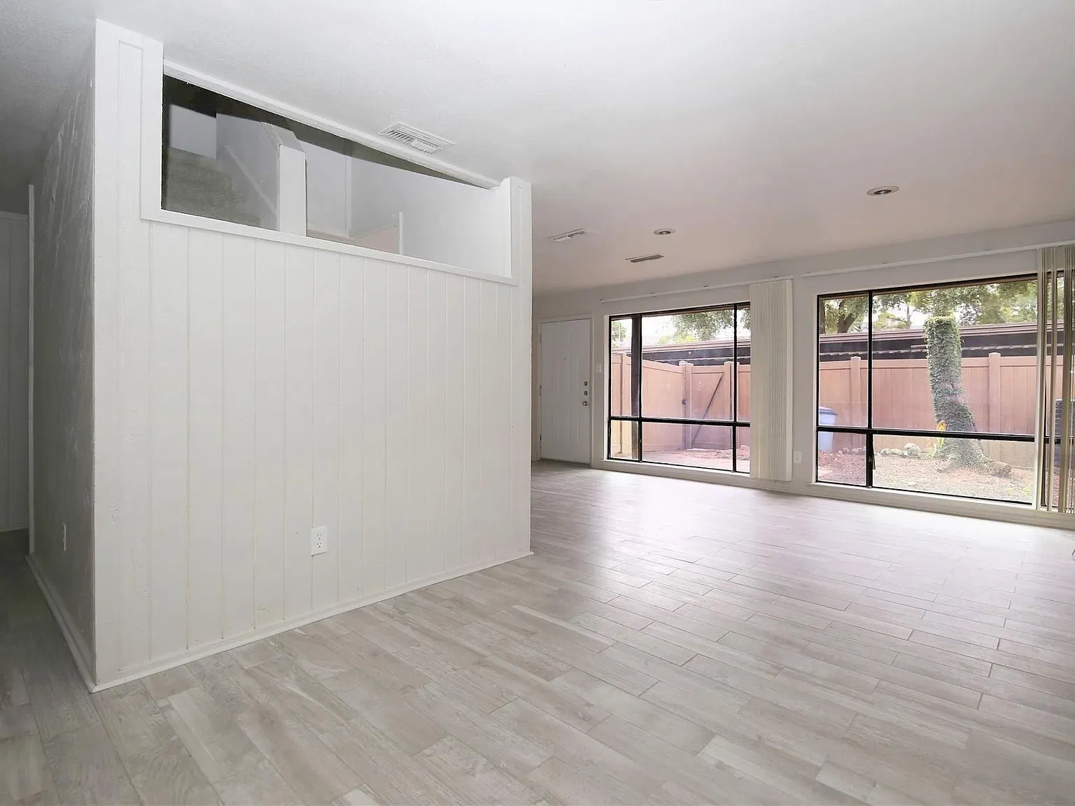 3 bed, 2.5 bath, 1550 sqft, $1,895 — Photo 3