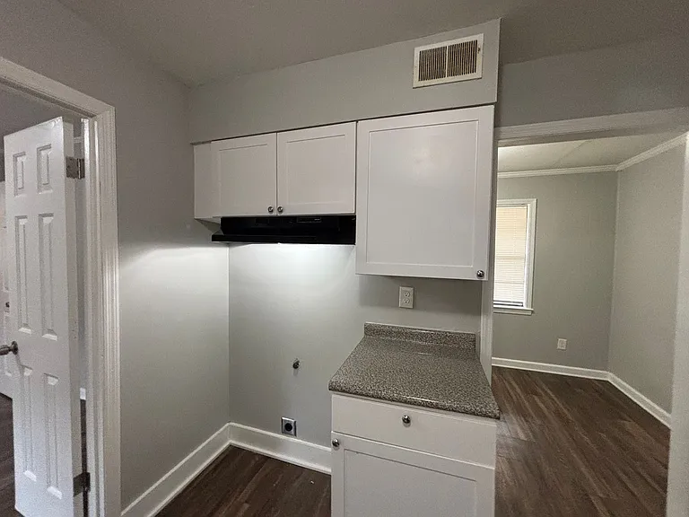 2370 Hillside Ave — Photo 38