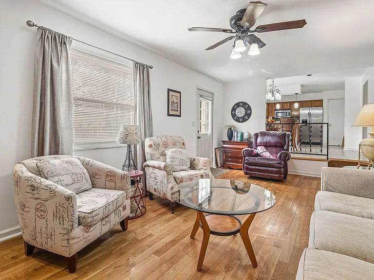 2127 Honeytree Ct — Photo 9