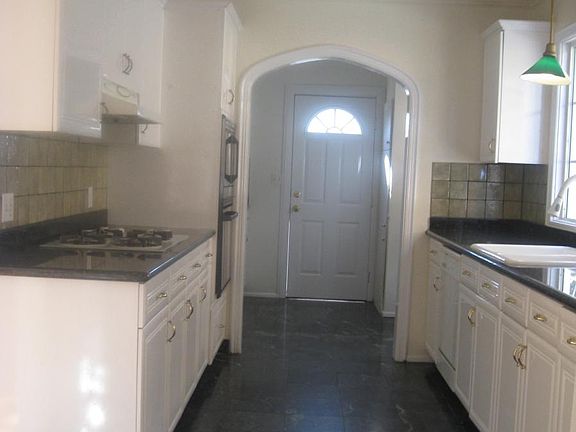 3rd image of 335 S Mansfield Ave