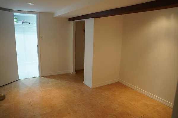 Rented by Compass | media 21