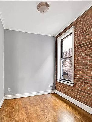 4th image of 20 7th Ave S #1