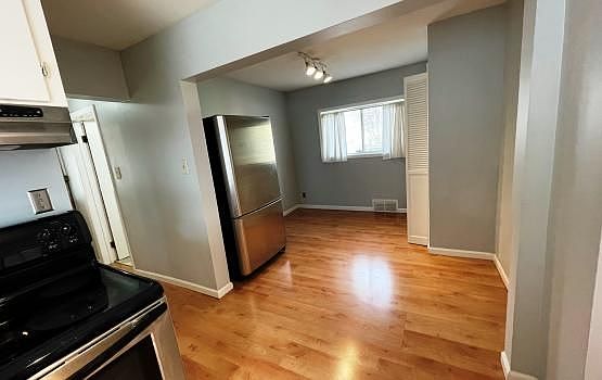 4th image of 916 Owana Ave