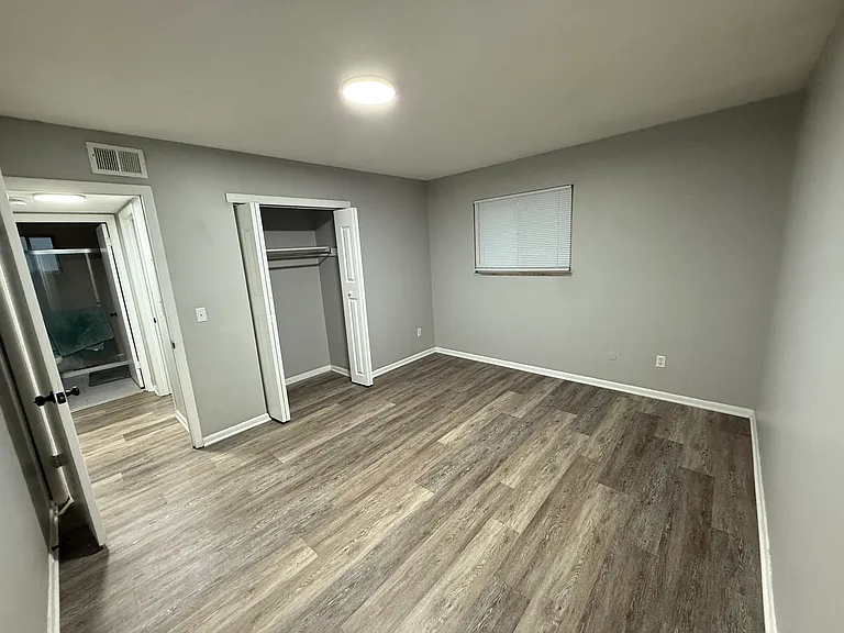 1235 Summit St #C — Photo 11