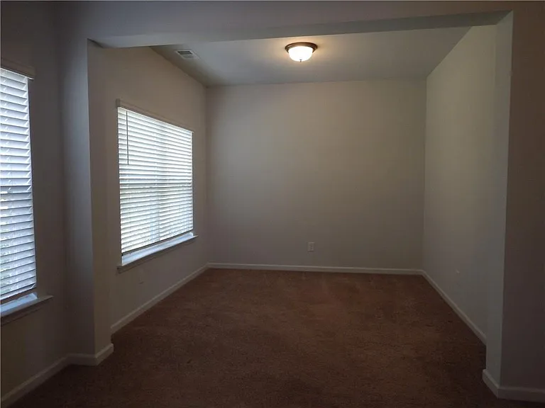 720 Country Ridge Dr — Photo 17