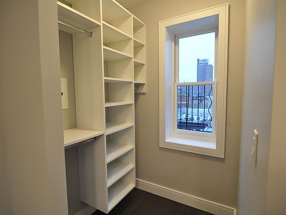 4th image of 349 E 138th St #4B