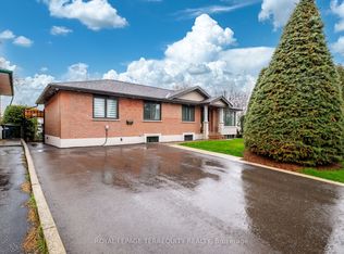 582 Hyacinthe Blvd, Mississauga, ON L5A2C3
