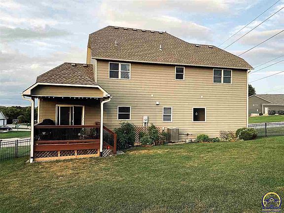 5th image of 2407 Twin Lakes Dr