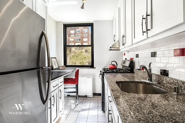 Sold by Warburg | media 16