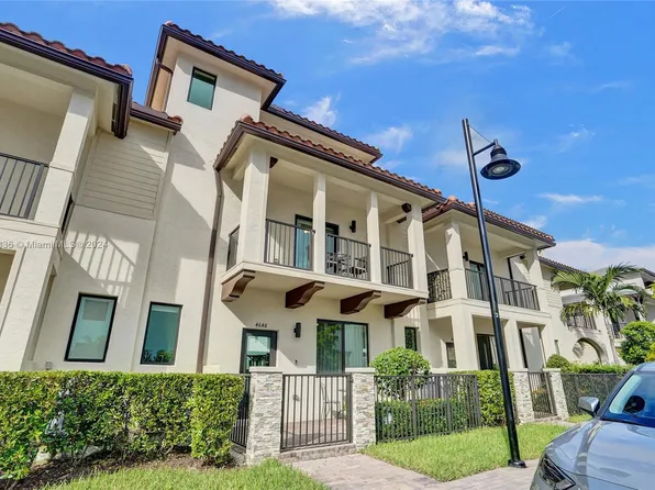 4648 NW 83rd Ave, Doral, FL 33166