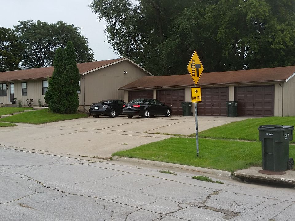2nd image of 1521 N Dakota Ave