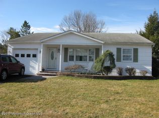 115 Bolingbroke Ct, Toms River, NJ 08757