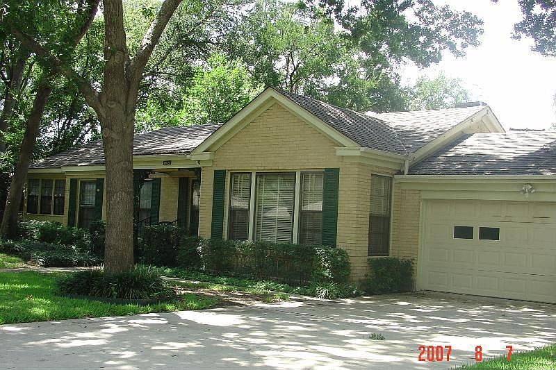 1st image of 9815 Kilarney Dr