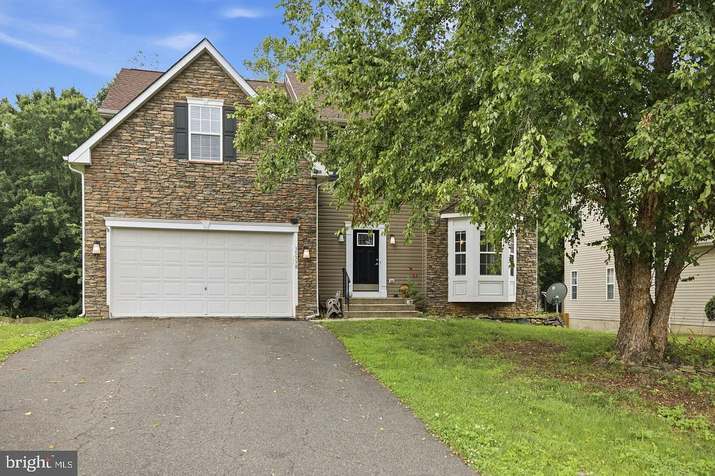 5 bed, 3.5 bath, 3429 sqft, $2,900 — Photo 3
