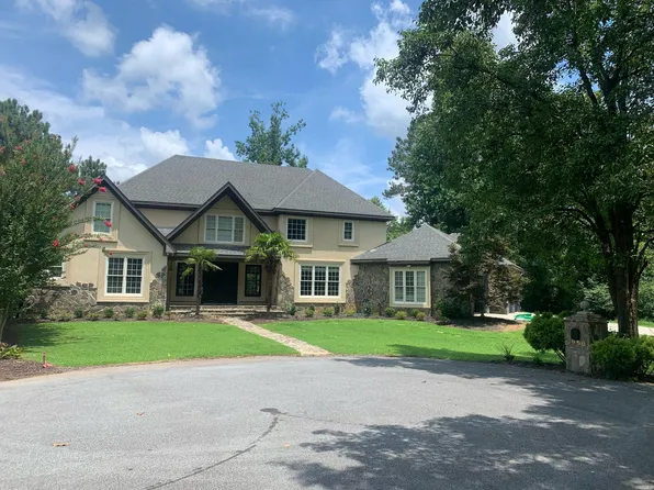 3950 Spalding Dr, Sandy Springs, GA 30350