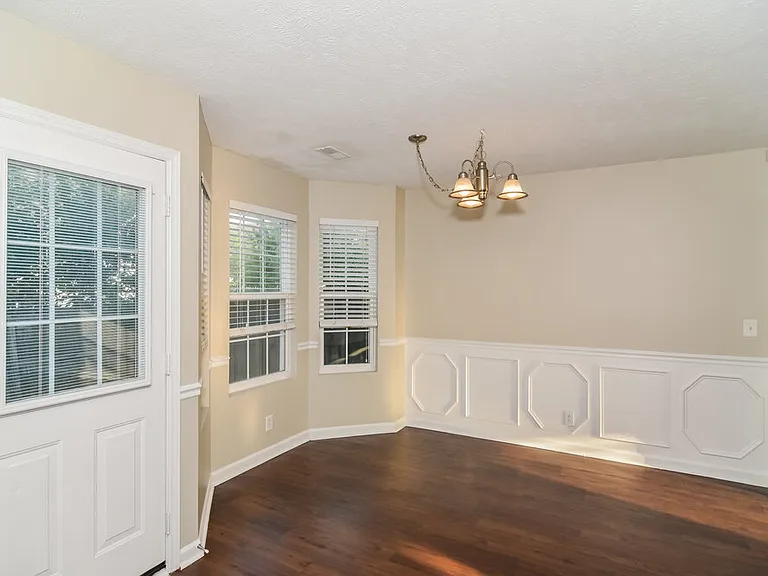 1449 Westview Dr — Photo 7