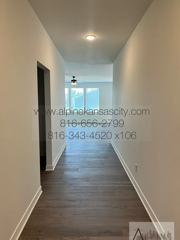 3 bed, 2.0 bath, 1636 sqft, $2,550 — Photo 2