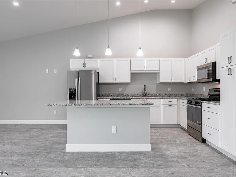 184 Village Cir — Photo 13