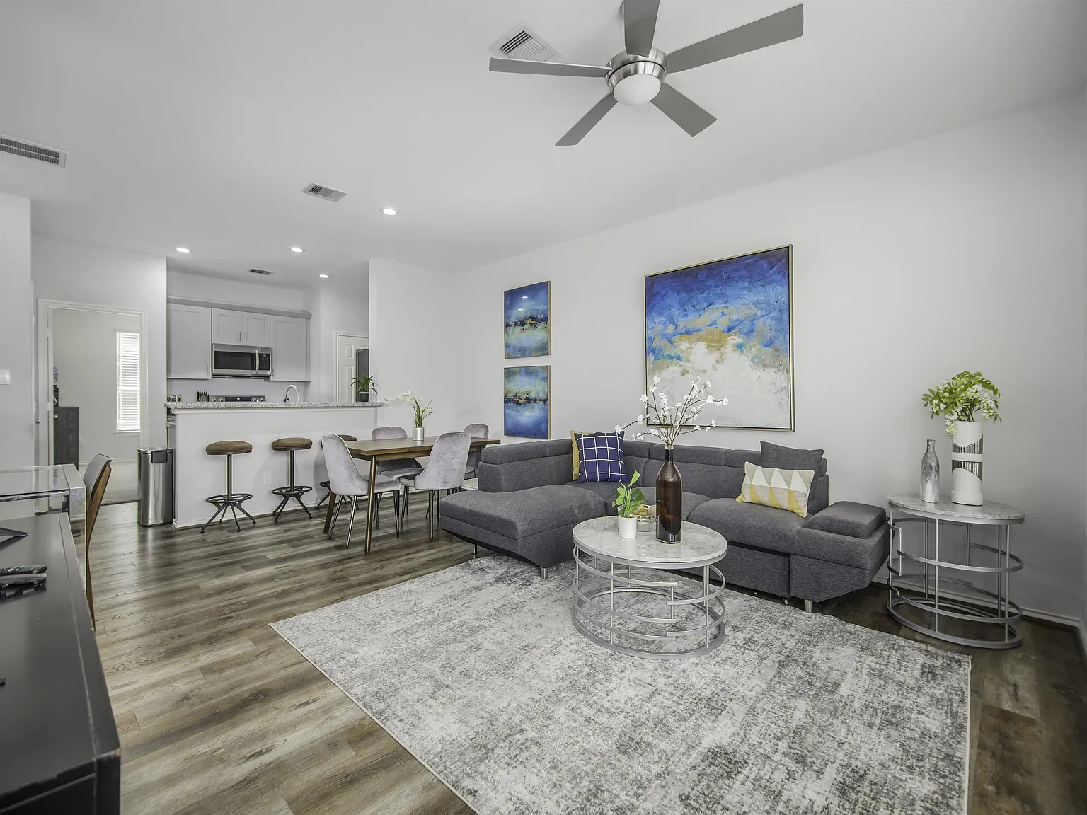 2 bed, 1224 sqft, $4,200 — Photo 1