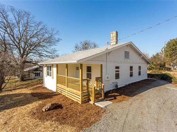 26 North Ave, Ball Ground, GA 30107