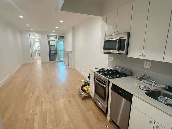 5th image of 257 W 21st St APT 4E