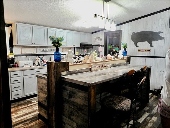 4th image of 162 Springhill Rd