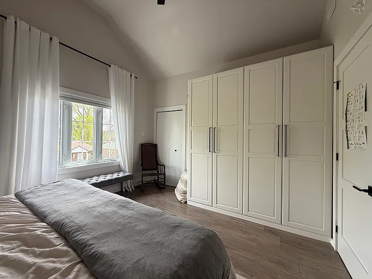 48 Albani St — Photo 13