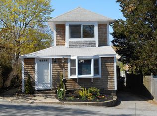 7 Pecksuot Rd, Weymouth, MA 02191