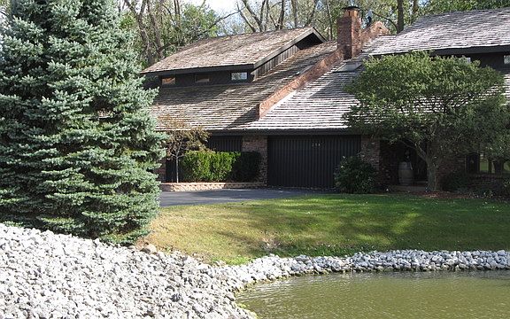 4th image of 30 E Lucas Dr #A