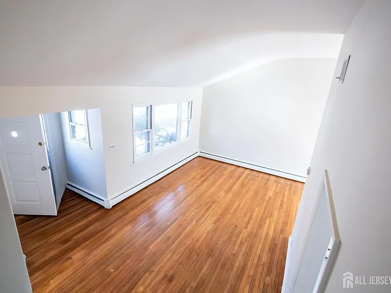 9 Bernath St — Photo 11
