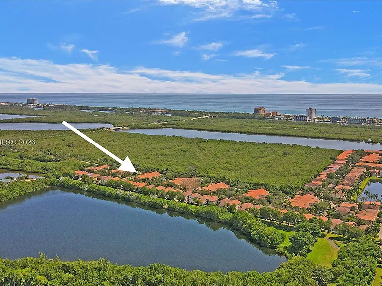 1130 Buttonwood Ln #- — Photo 8