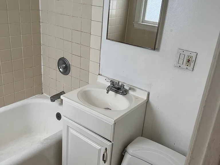 3820 Macarthur Blvd #1 — Photo 7