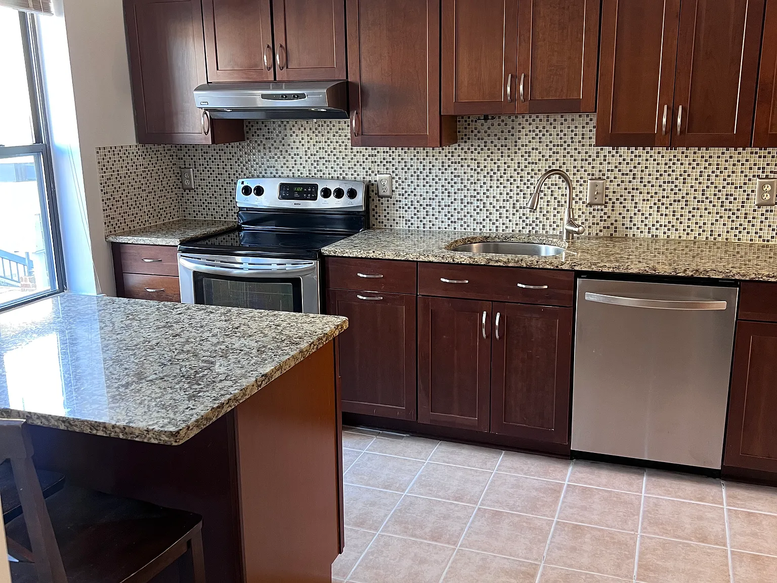2 bed, 2.5 bath, 1260 sqft, $2,600 — Photo 2