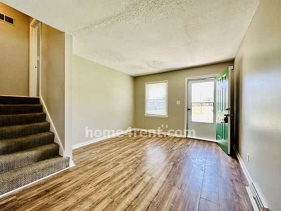 4th image of 7 NE Eastridge Ct