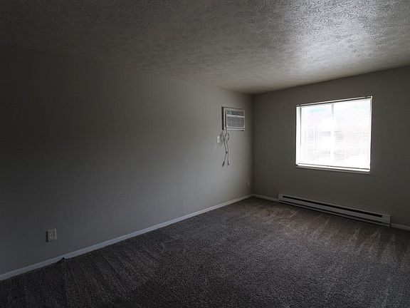 4th image of 2844 Harrison Ave