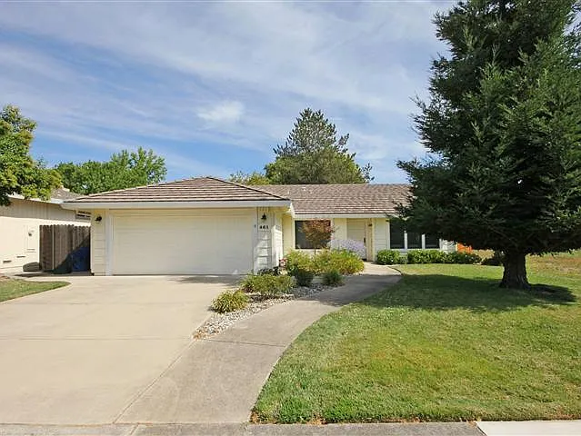 461 Spinnaker Way photo 1