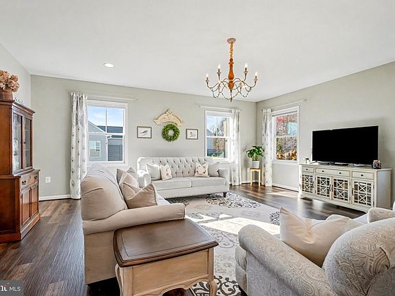3rd image of 209 Liberty Hall Dr