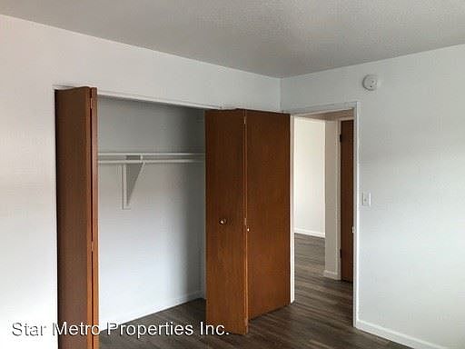4th image of 2831 E 6th St APT 14