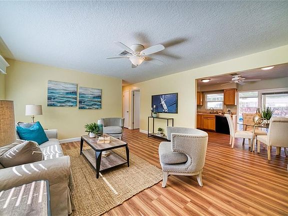 3rd image of 1732 Evans Dr
